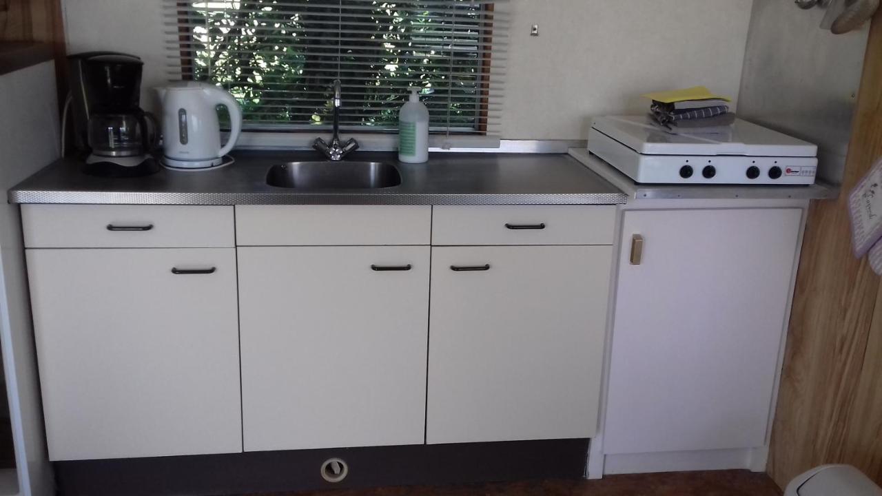 Chalets Op Minicamping Dorpszicht Gapinge ภายนอก รูปภาพ
