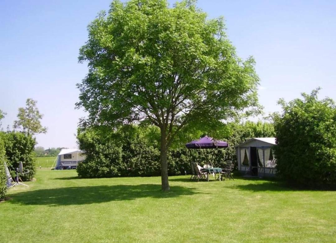 Chalets Op Minicamping Dorpszicht Gapinge ภายนอก รูปภาพ